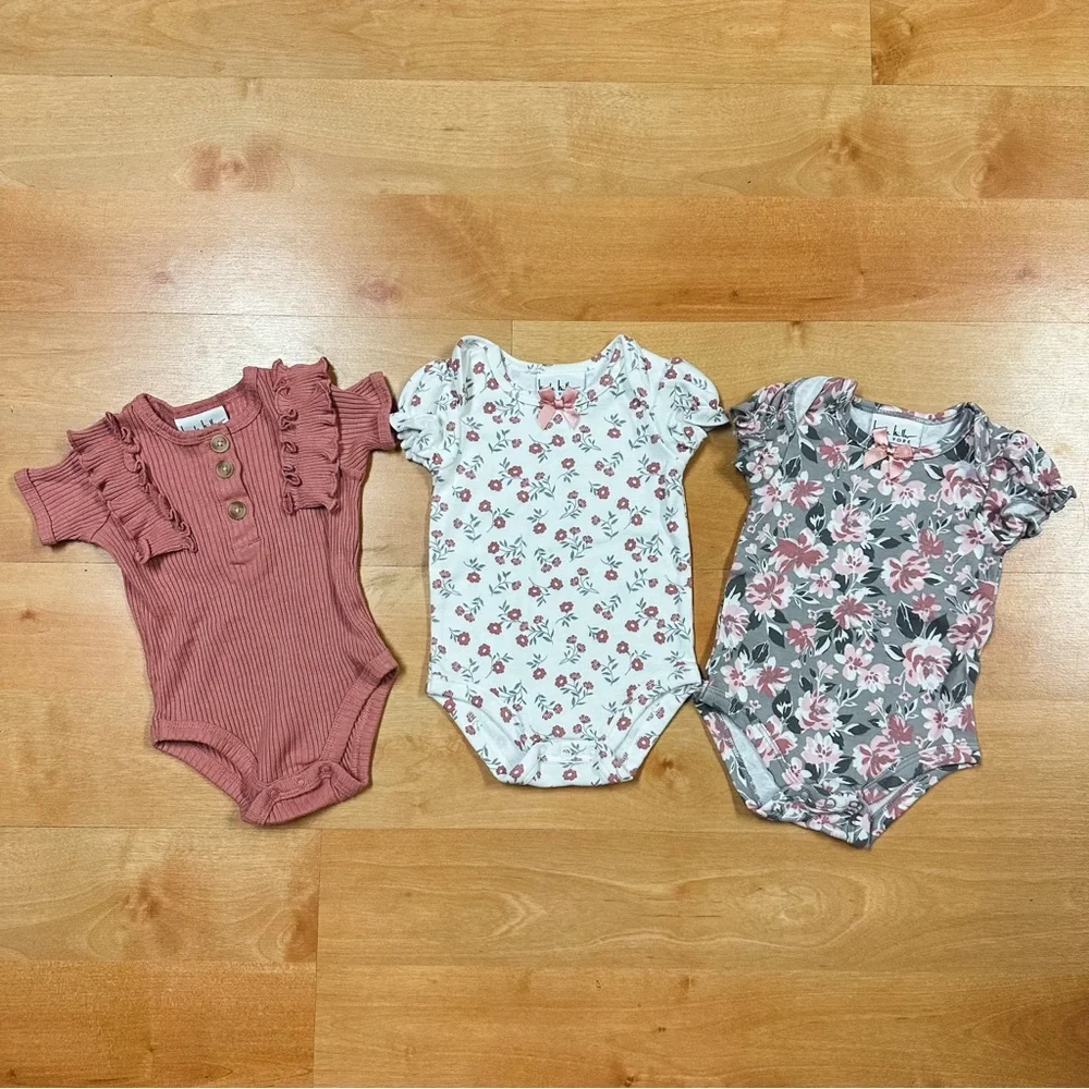 Nicole Miller Pink White & Gray Floral Ruffle 3-Piece Bodysuit Set Size 3-6M